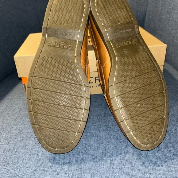 Sperry boat shoes- new in box - Picture 6 of 6